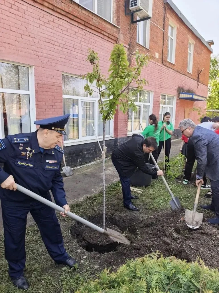 #ДеньПобеды #БессмертныйПолк #ТоржественнаяЛинейка #СадыПамяти
