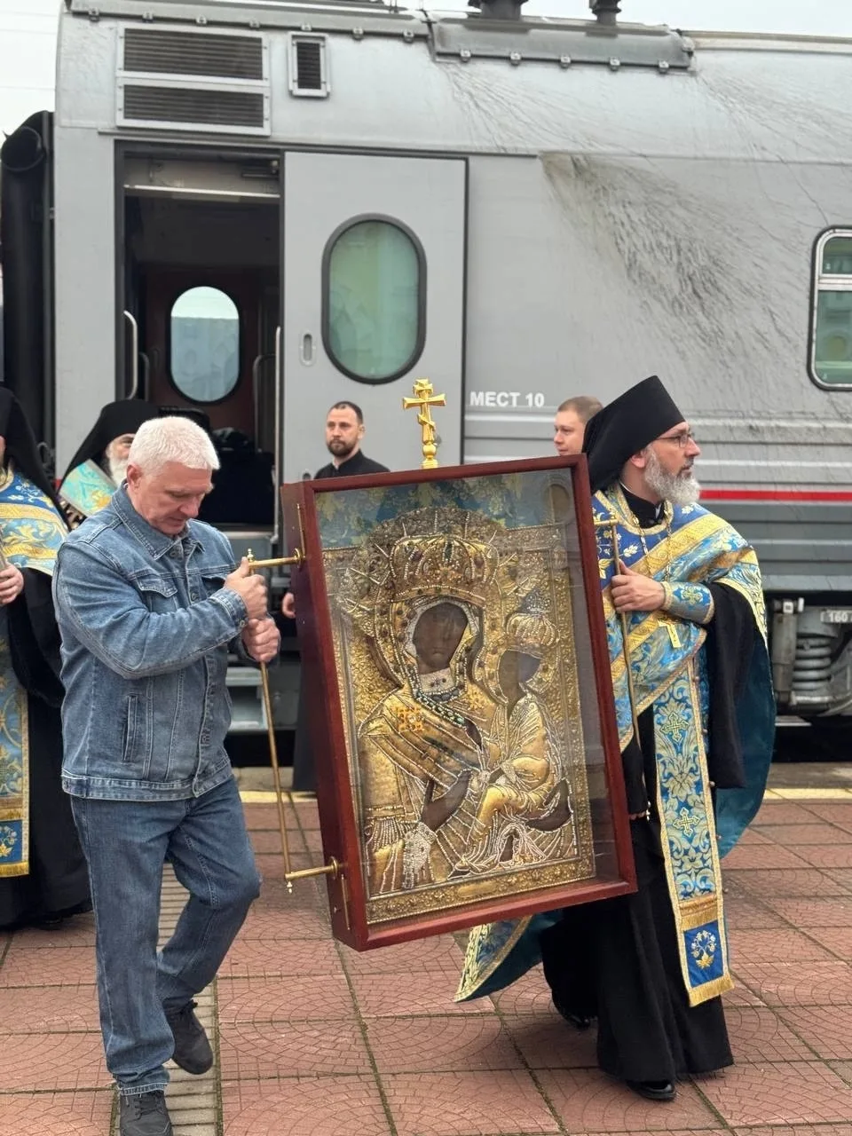🚂 Тихвинская икона Божией Матери вернулась в родную обитель