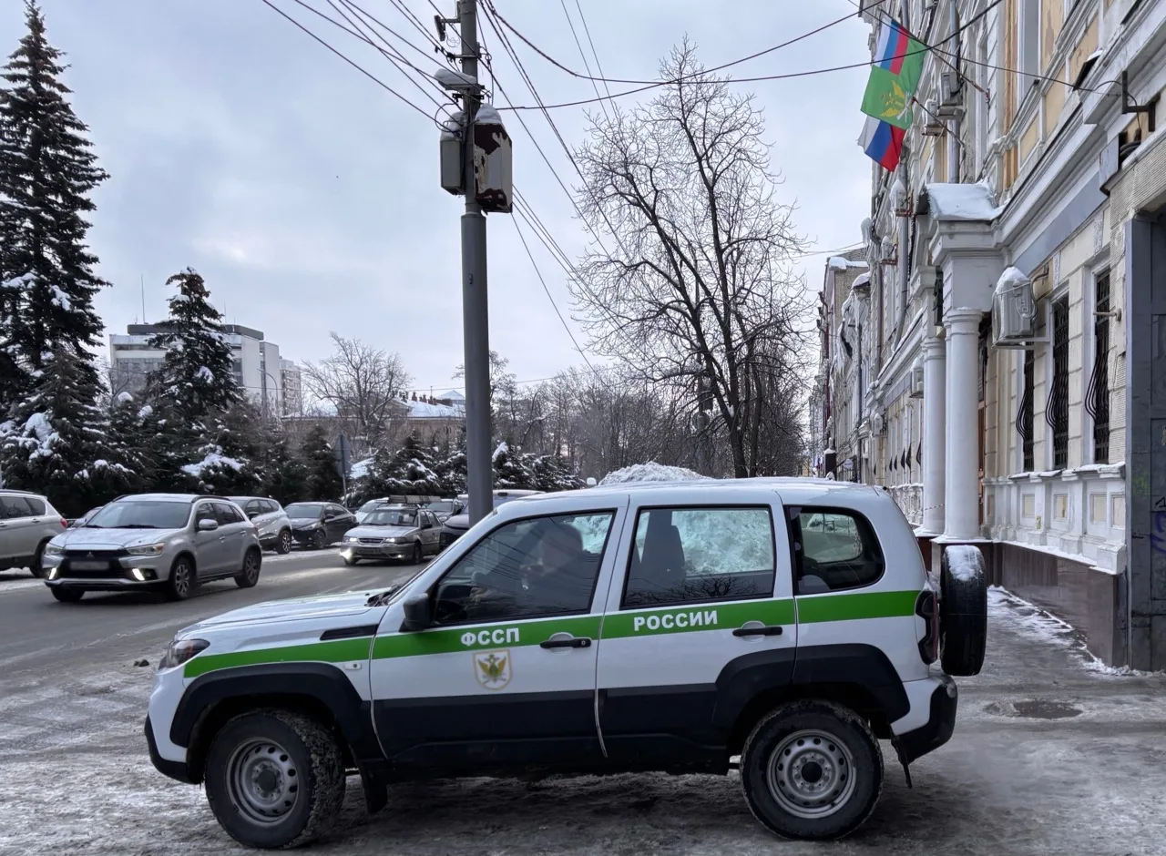 Мужчина выплатил долг по налогам после вынесенных приставами ограничений   В Новоузенском районе Сар