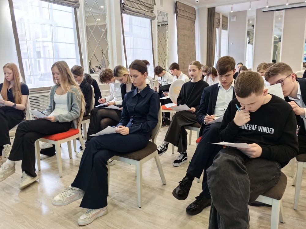 ⭐️ Второй день «Зарницы» стал проверкой не только силы, но и ума! Отряды приняли вызов и прошли тест