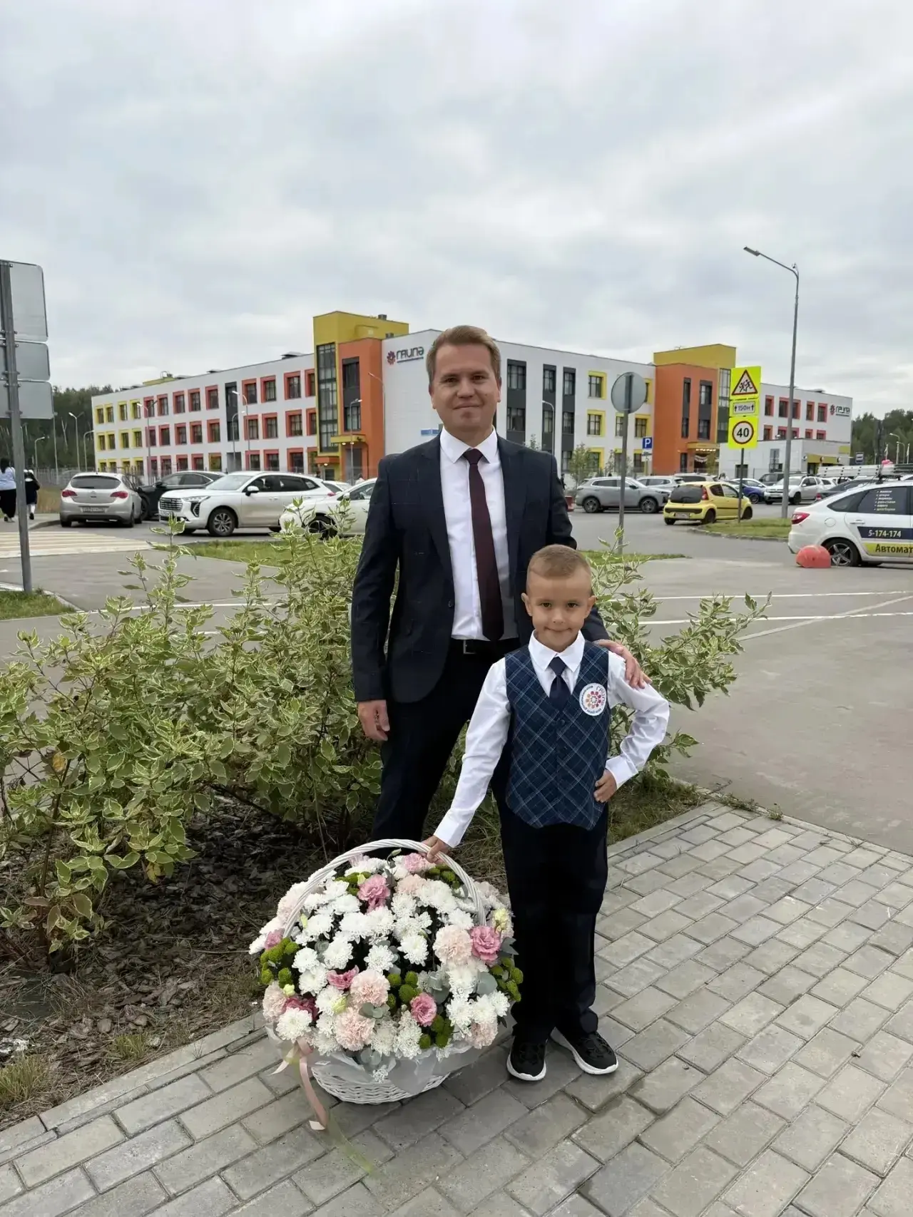 🏫Сегодня особенный день для сотрудников Государственного ансамбля песни и танца Респуб...