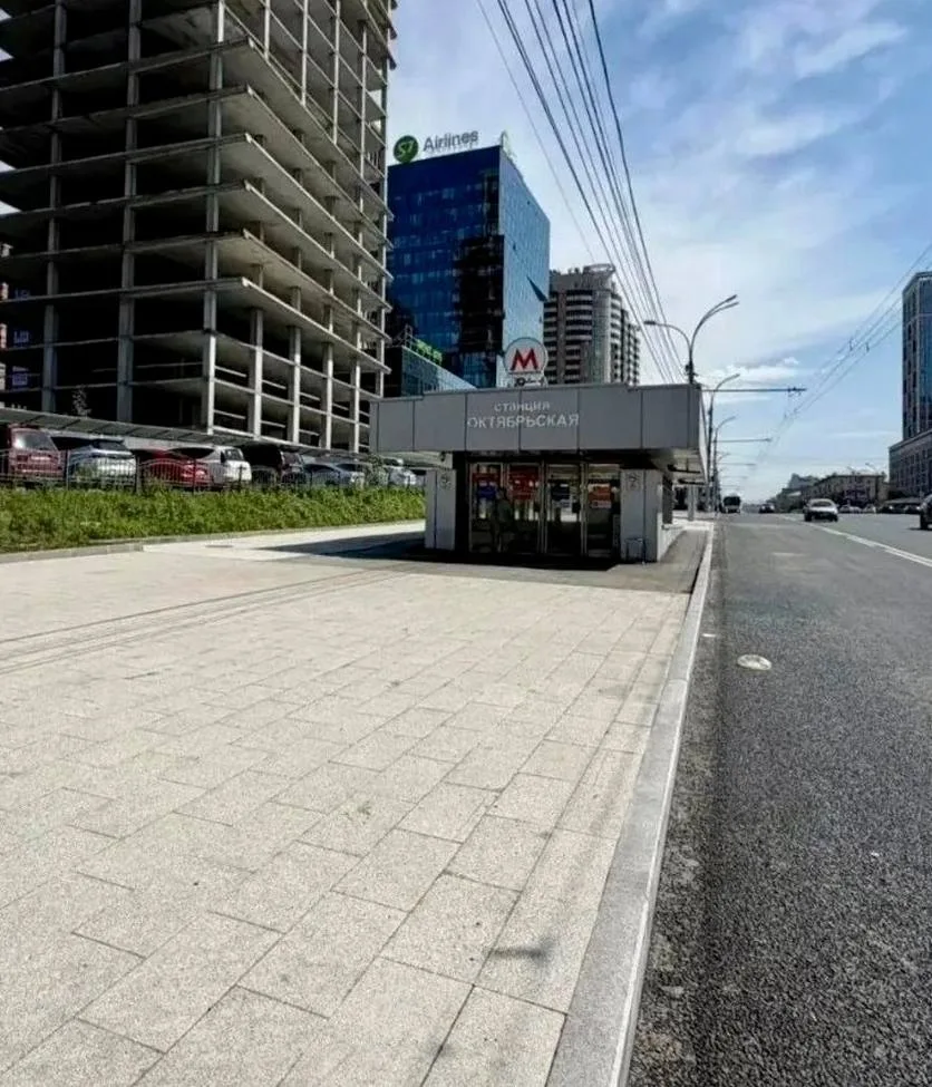 🚶 В районе метро Октябрьская завершили благоустройство пешеходной зоны на улице Кирова

Обновили тр