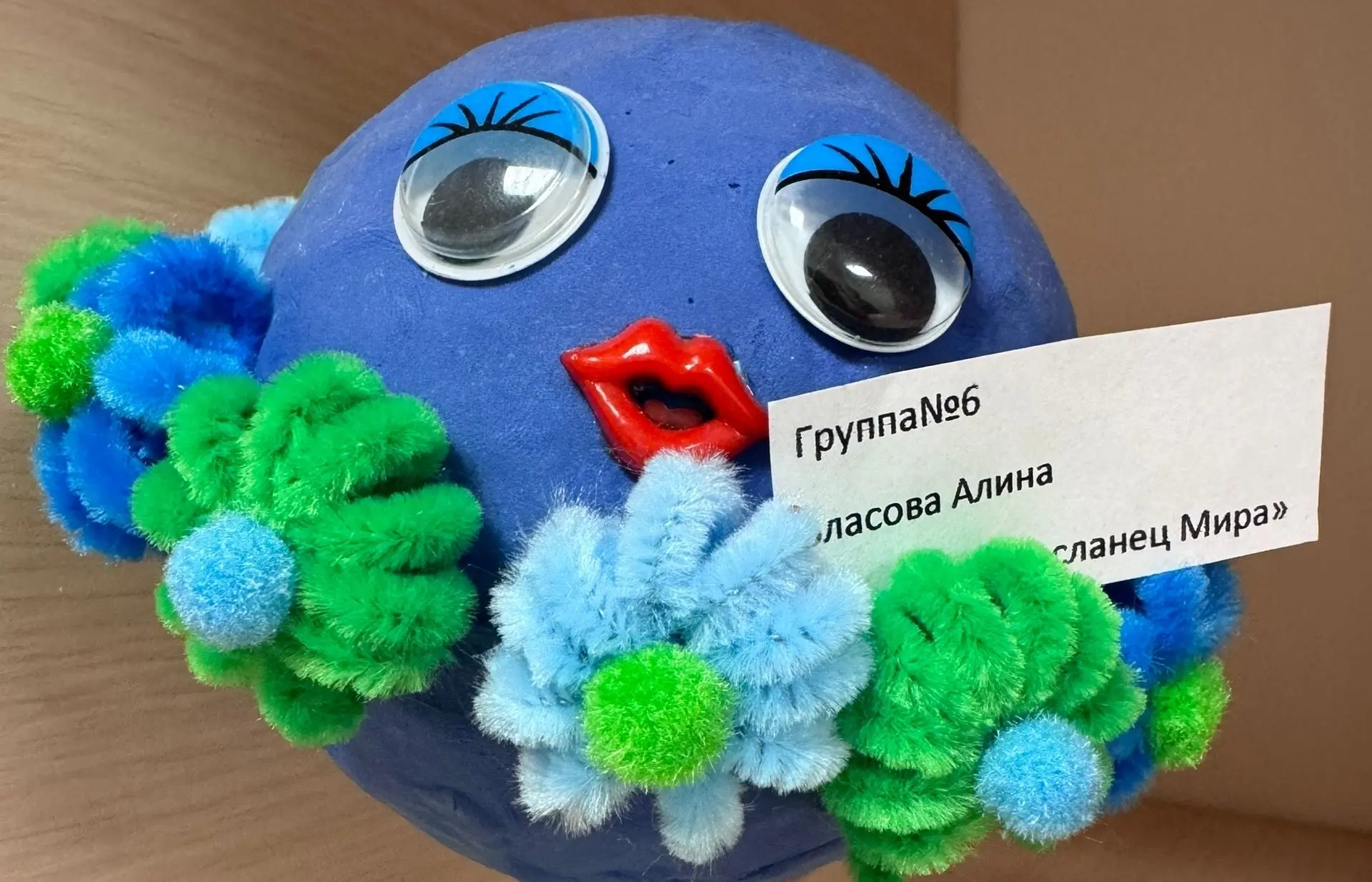 В петрозаводском детском саду №5 «Гармония» открылась выставка «Земля смеётся цветами»  Дети вместе 