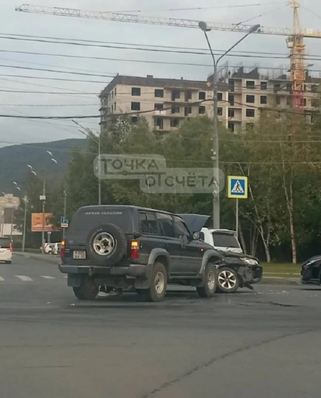 💥 На перекрёстке в Южно-Сахалинске жестко столкнулись два автомобиля