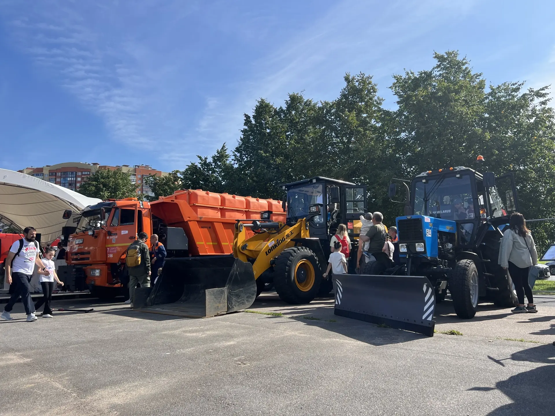 🚜 «Побибикать» и «порулить» трактором можно сегодня на Большом семейном фестивале в По...