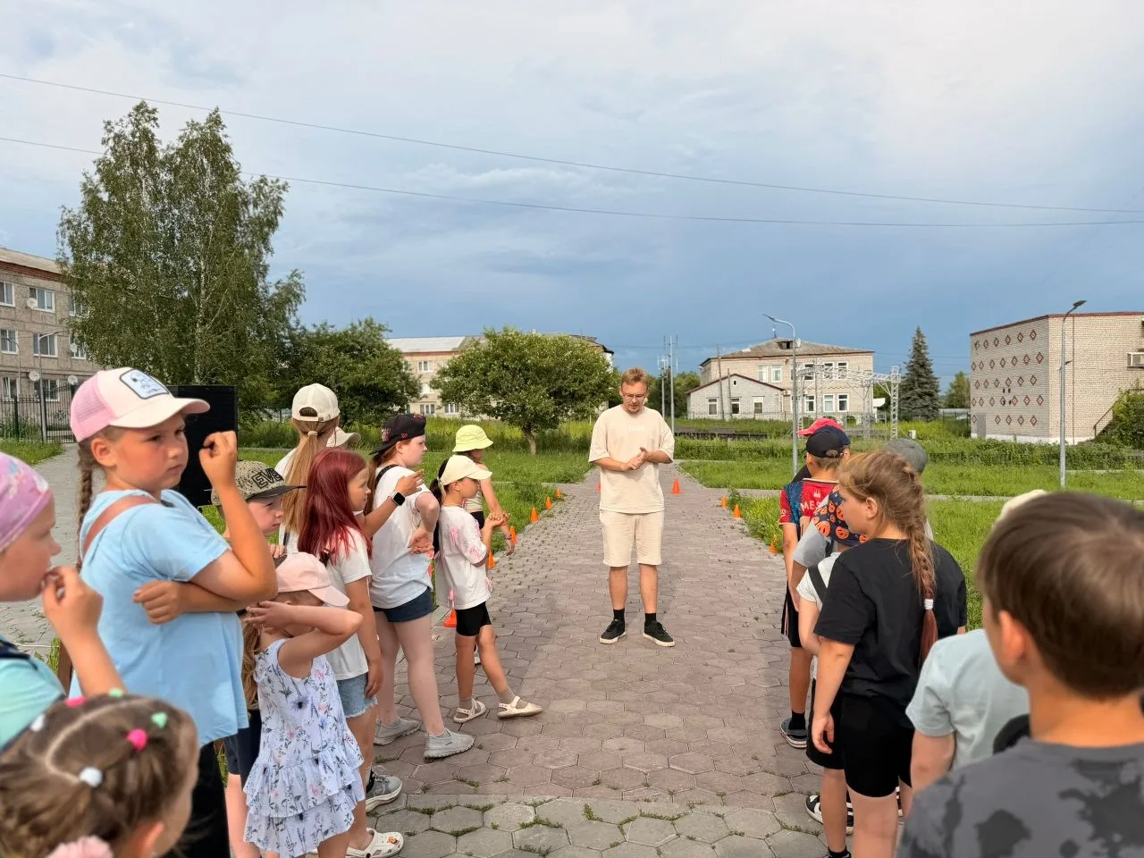 Энергия, драйв и море улыбок! 

Вчера в парке села Курьи прошло спортивное мероприятие "Веселые стар