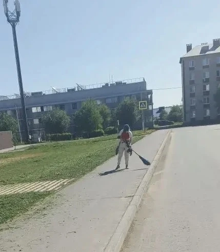 Миссия «Чистый центр» выполнена!

Друзья, с радостью сообщаем: субботник по уборке территории нашего