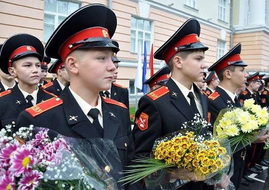 🫡 Ежегодно 5 октября чествуют тех, кто выбрал себе самую важную и благородную професси...