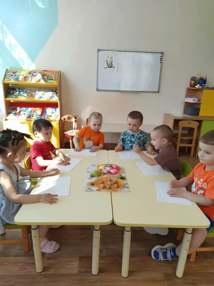 К ребятам в группу "Подсолнушки" 🌻 приползла необычная гостья, маленькая Черепашка 🐢....