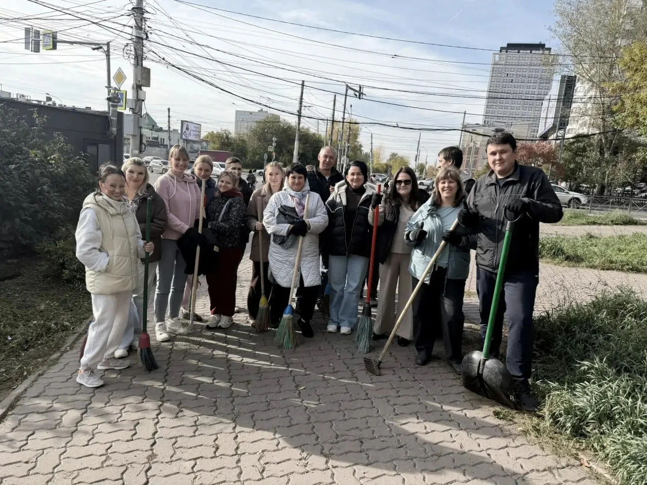 Масштабные субботники прошли в Новосибирске - жители привели свой город в порядок в пор...