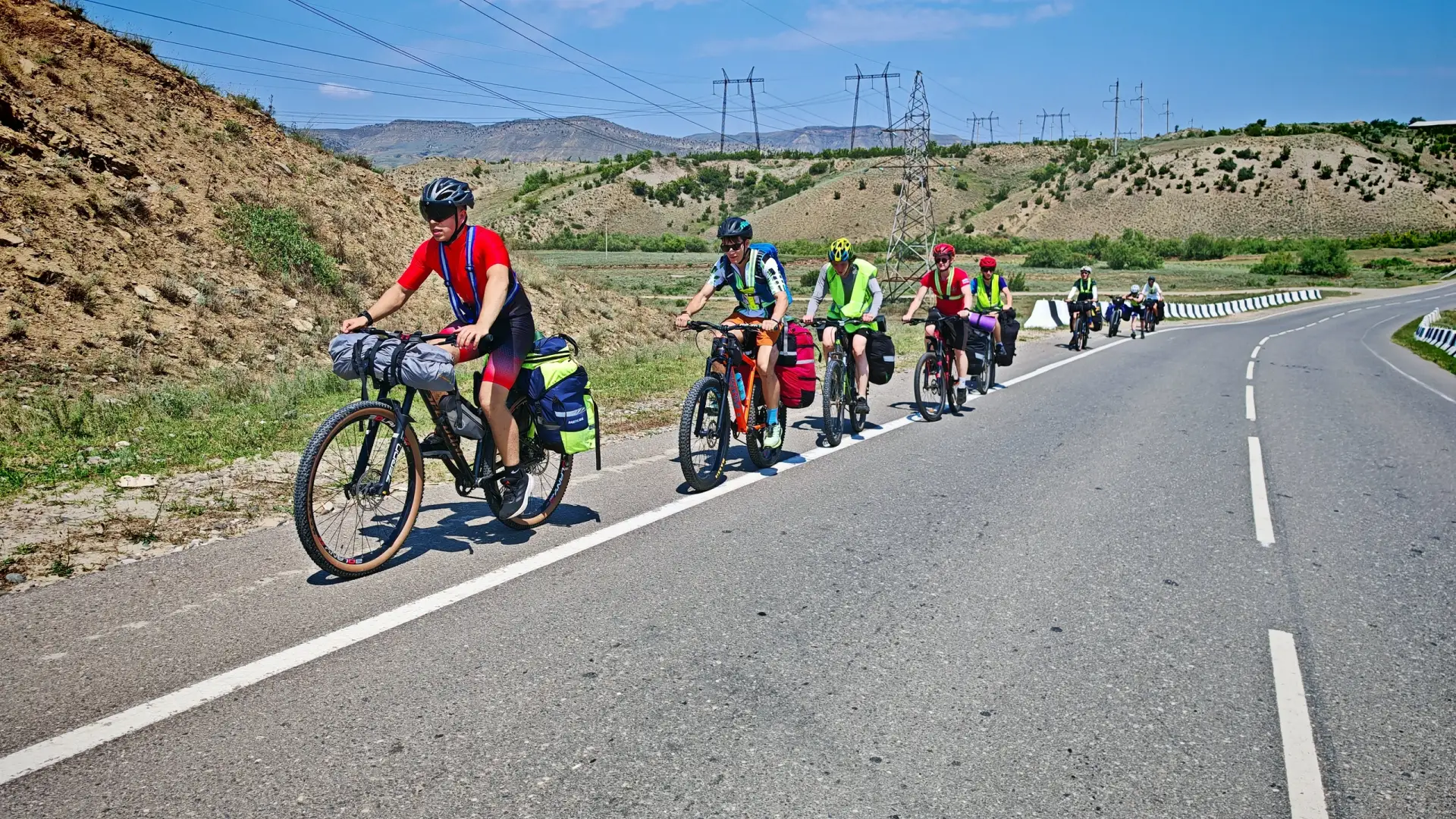 🚴‍ На гребне Кавказа: велопоход команды Центра «Космос» по горному Дагестану