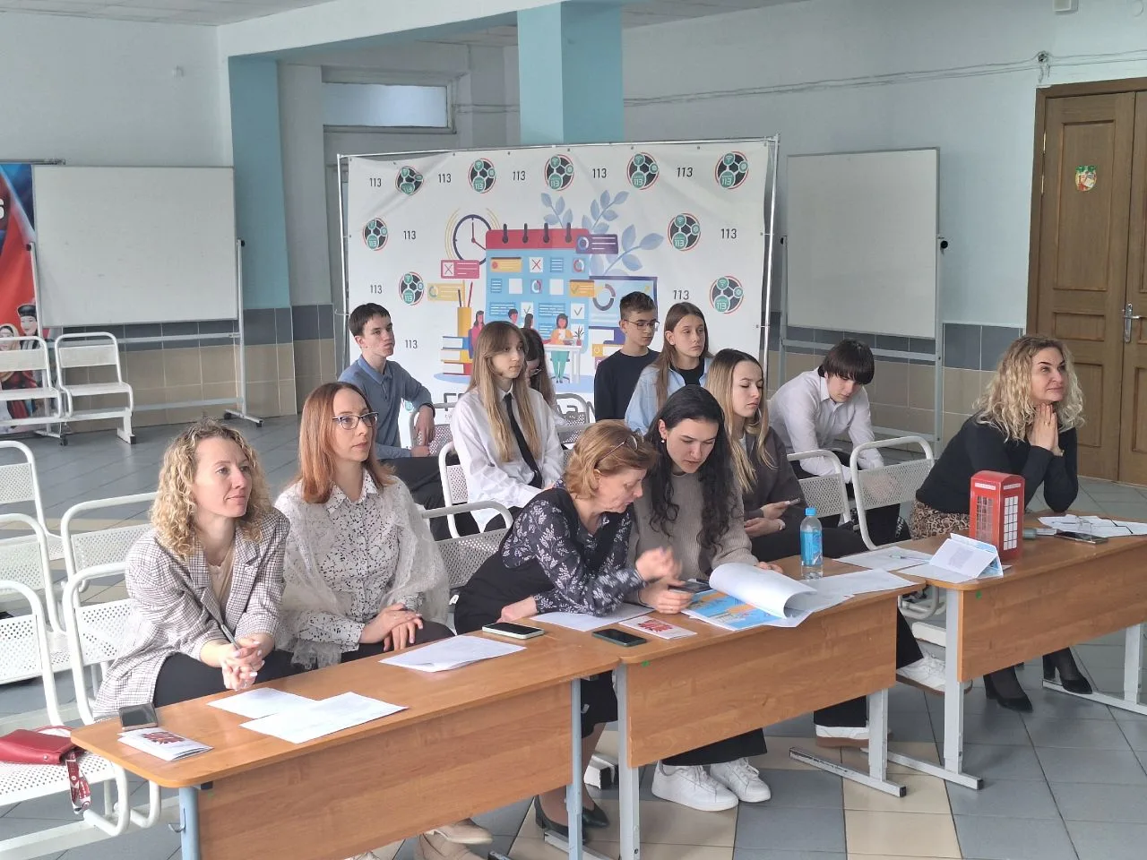 ПЕРВЫЕ ШАГИ В НАУКУ 28 и 29 апреля в нашей школе прошла научно-практическая конференция "Первые шаги