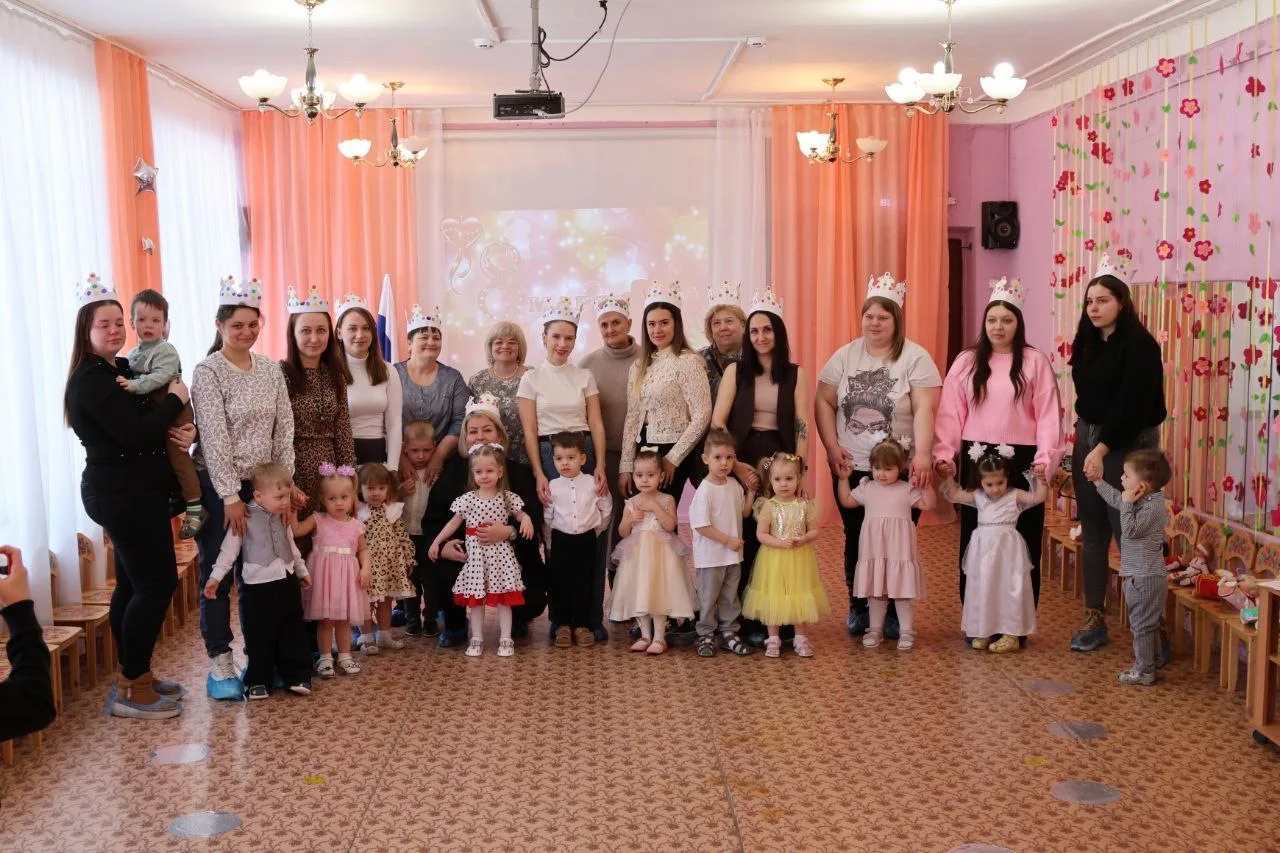 Сегодня у ребят младшей группы прошел утренник посвященный «Международному Женскому Дню...