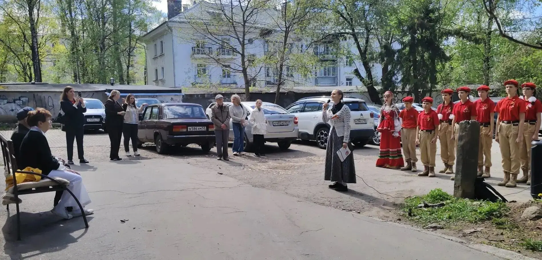Парады у Дома ветерана в кадре! В преддверии Великого праздника - Дня Победы юнармейцы отряда имени 