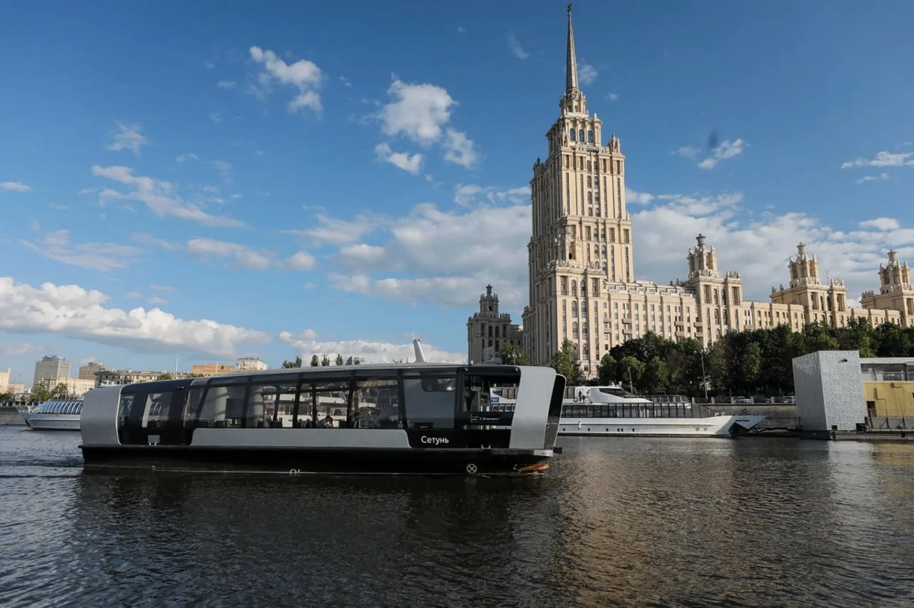 В Москве уже работают четыре круглогодичных маршрута электросудов.