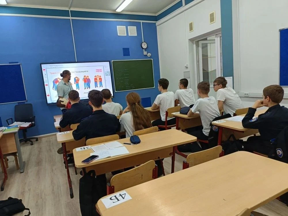 Знаете, как помочь человеку, если он подавился? А что делать  при  ожоге или укусе насе...