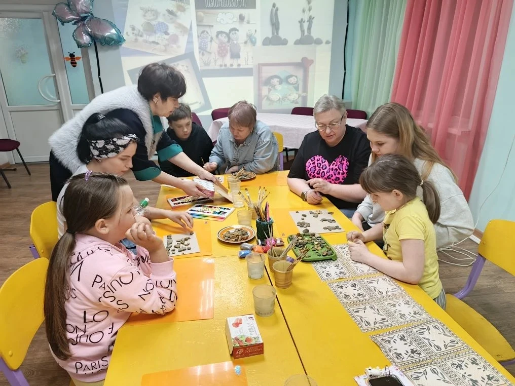 Семейный вечер вместе