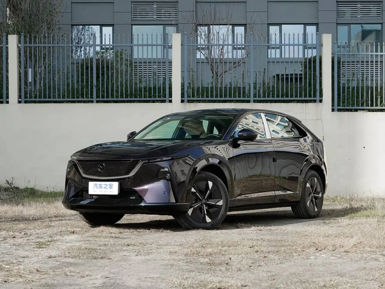 🚗 Mazda EZ-60 2026 — полностью электрический кроссовер в максимальной комплектации!