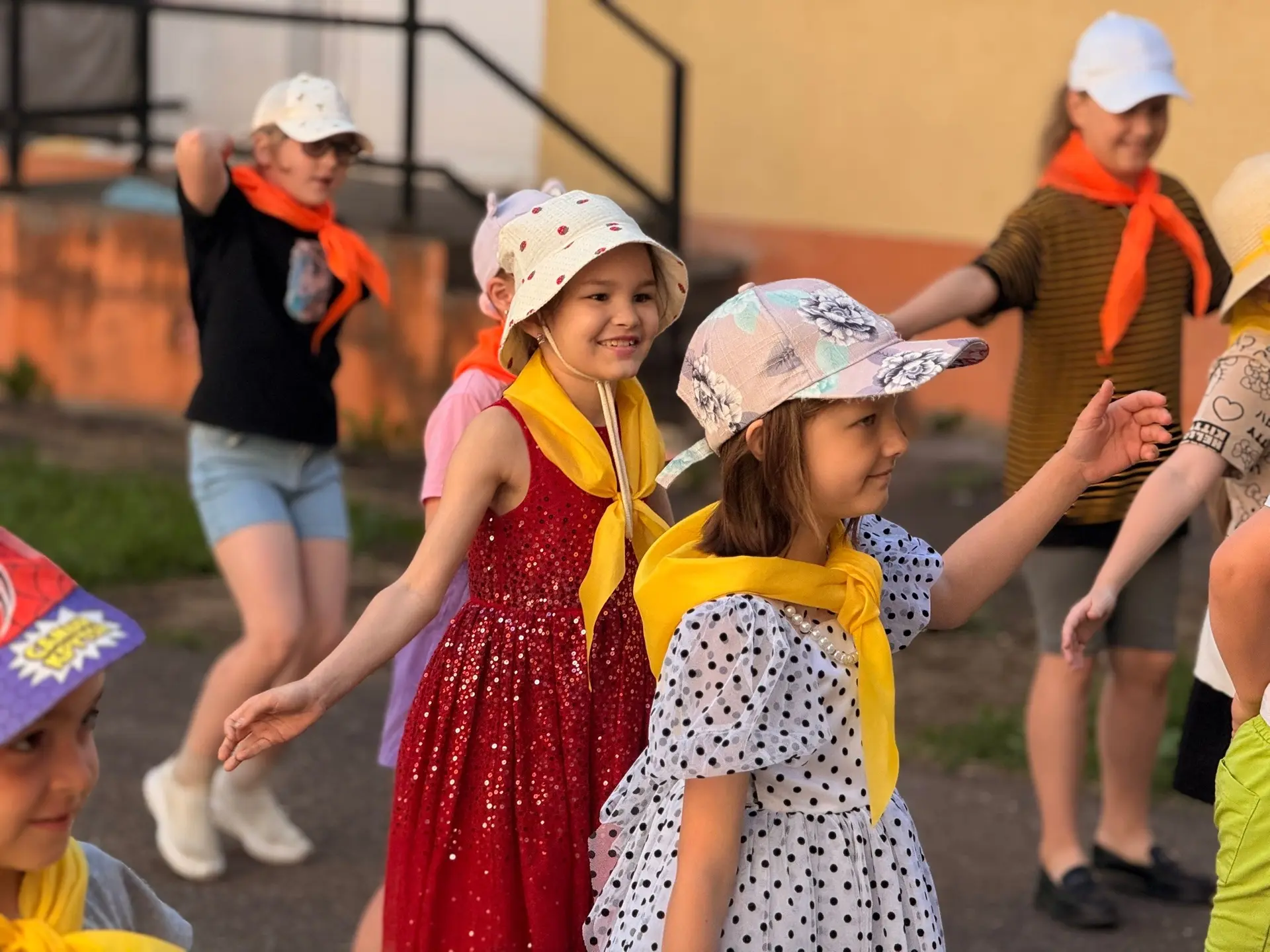 ☀️ Восьмой день лагеря «Непоседы»: приключения, знания и веселье!☀️

У ребят из пришкольного лагеря 
