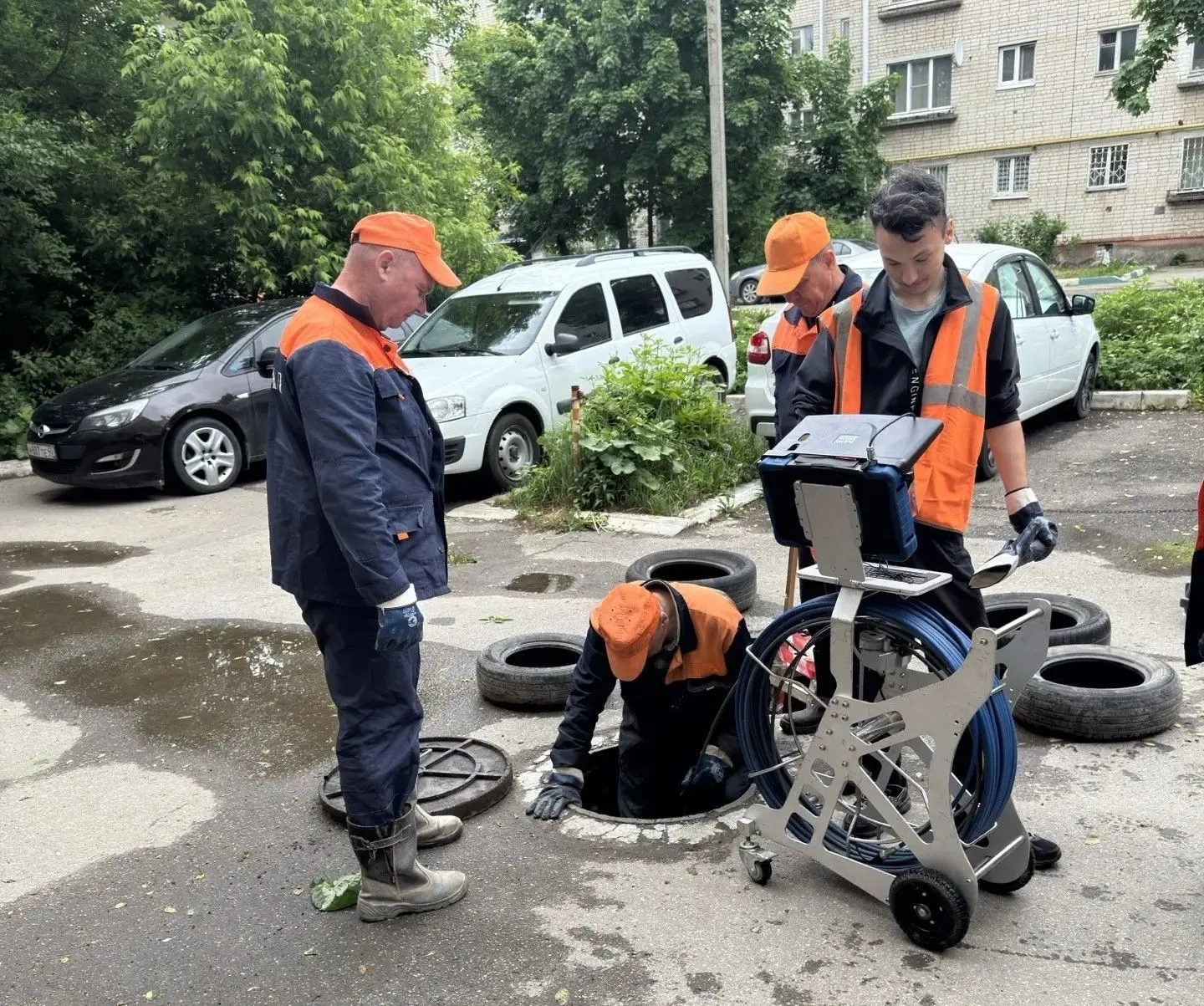 В выходные дни аварийные бригады ГП «Калугаоблводоканал» оперативно устраняли повреждения на сетях в