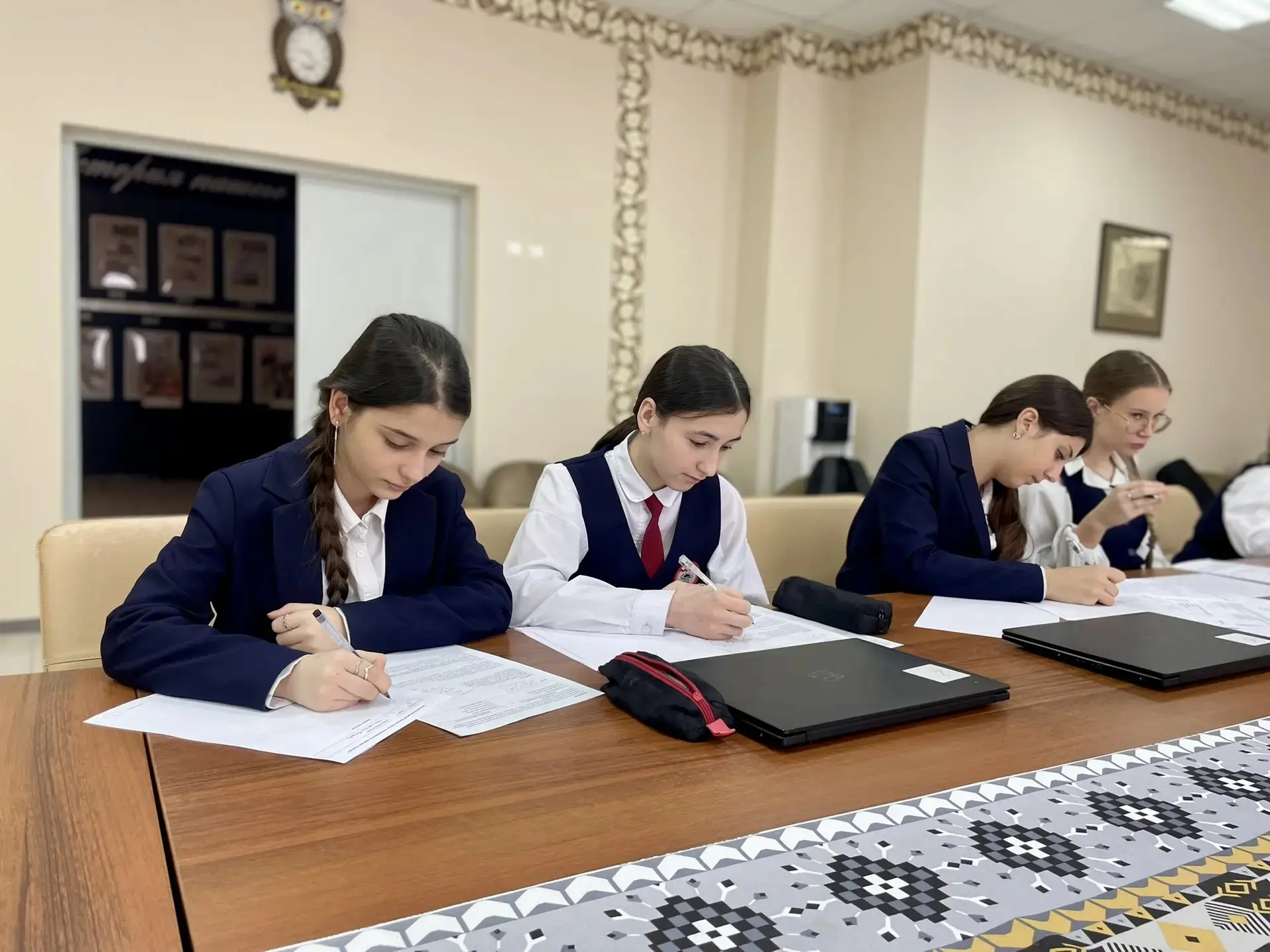 Шаг к большим результатам 📚 Сегодня учащиеся 9 «Б» класса проекта «Сириус» написали итоговую диагнос
