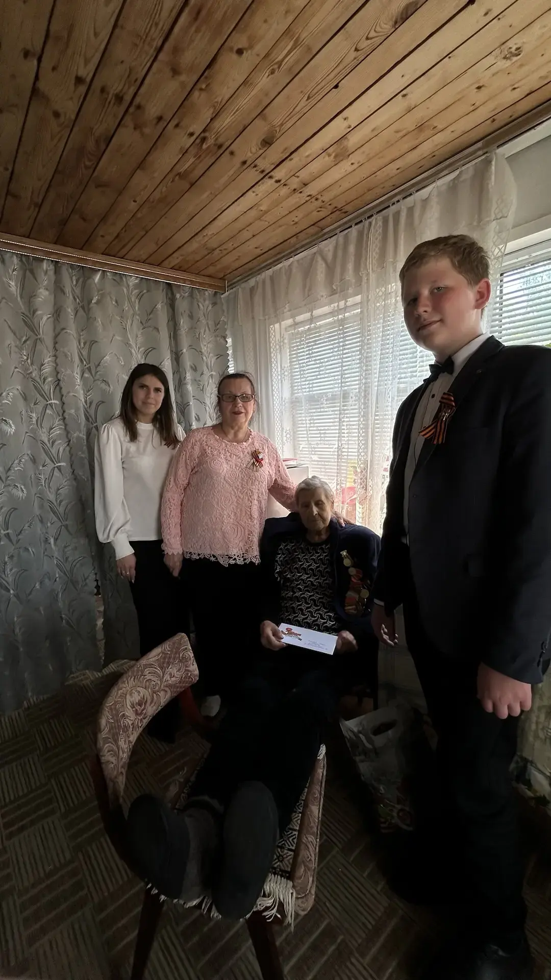 Накануне Дня Великой Победы председатель Калачевского городского Совета ветеранов З. И....