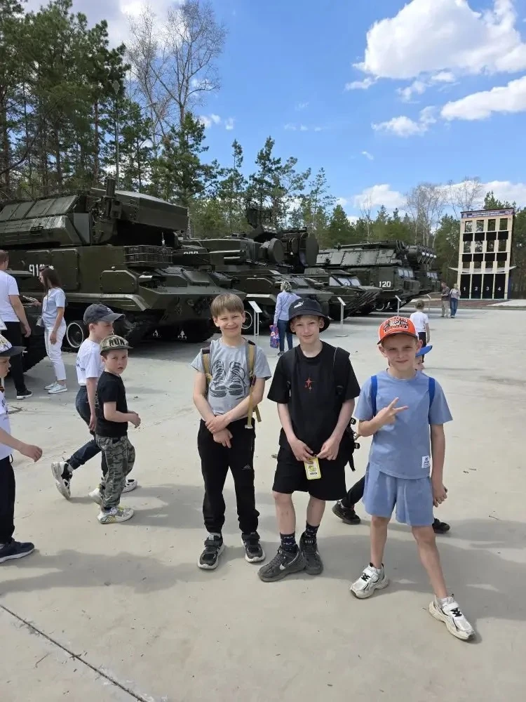 10 мая воспитанники нашей школы окунулись в атмосферу доблести и гордости, приняв участ...