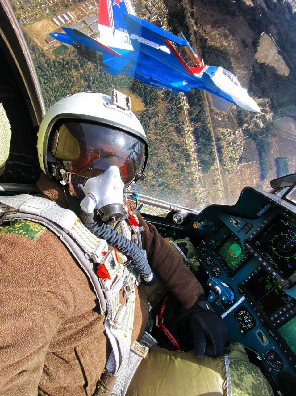 ✈ «Русские Витязи» пролетят сегодня над Ульяновском

Начало авиашоу — в 18:00. Наиболее удачный обзо