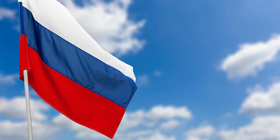 Жители страны отмечают День государственного флага Российской Федерации