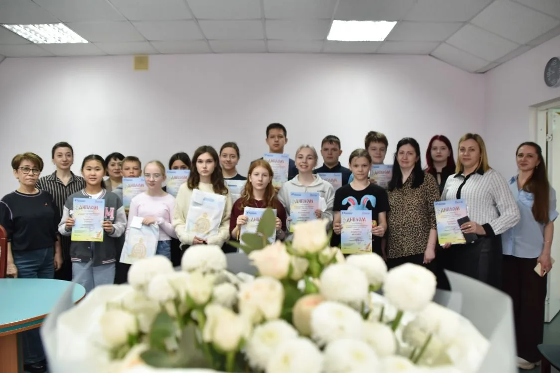 Утро понедельника в нашей школе началось с награждения учеников, результативно принявши...