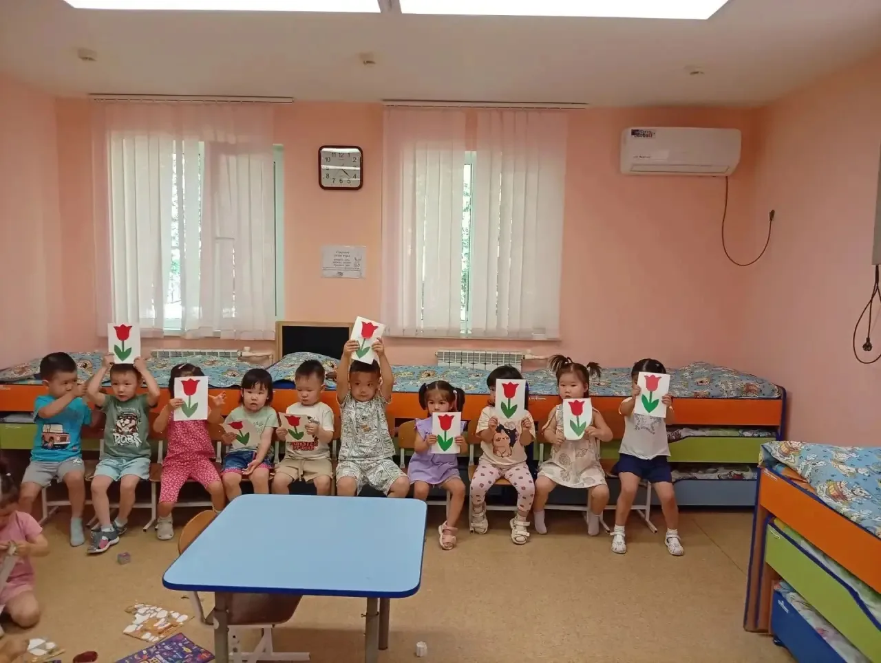 Аппликация "Тюльпанчик"