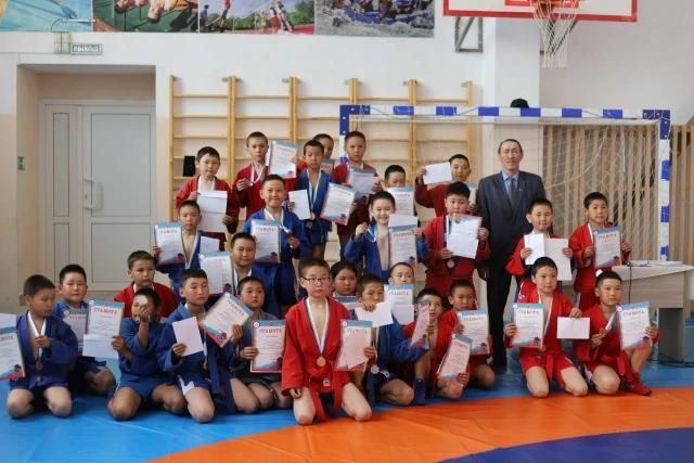 🎉🤼8 мая в спортивном зале ФОК с.Усть-Кан состоялся районный турнир по борьбе самбо ср...