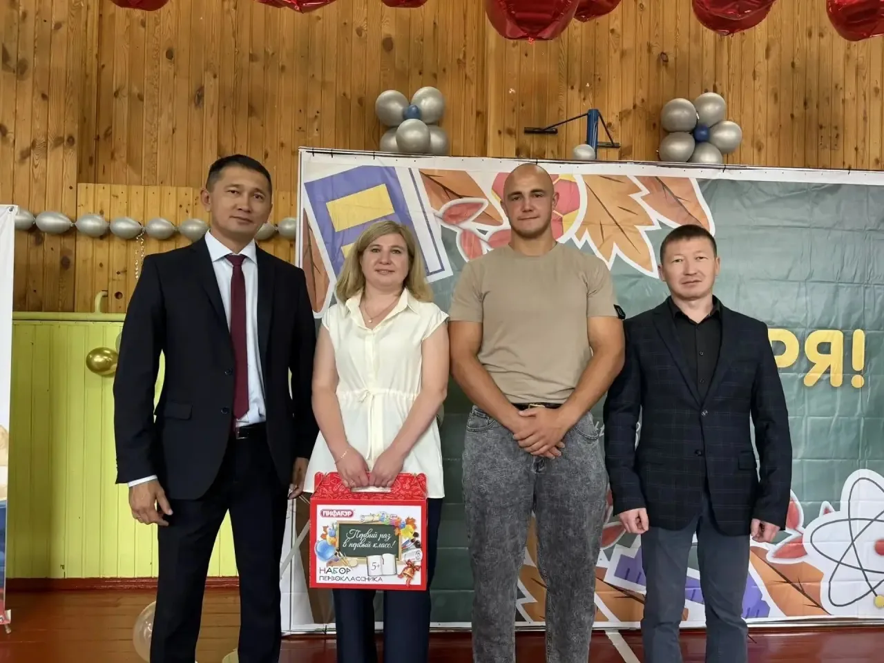 Сегодня Эликманарская школа снова наполнилась детскими голосами. Вместе с главой поселе...