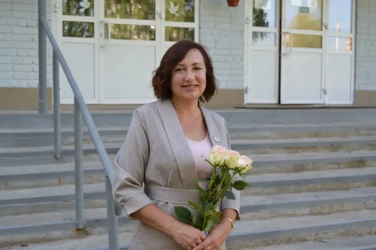 🎉ПОЗДРАВЛЕНИЕ КОЛЛЕГ

Сегодня мы поздравляем с днём рождения директора школы, Татьяну Ивановну Попо