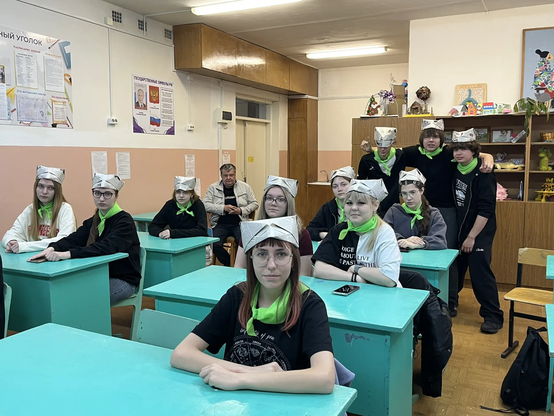 «10-й класс, не расслабляйся: лагерь труда и отдыха официально открыт»