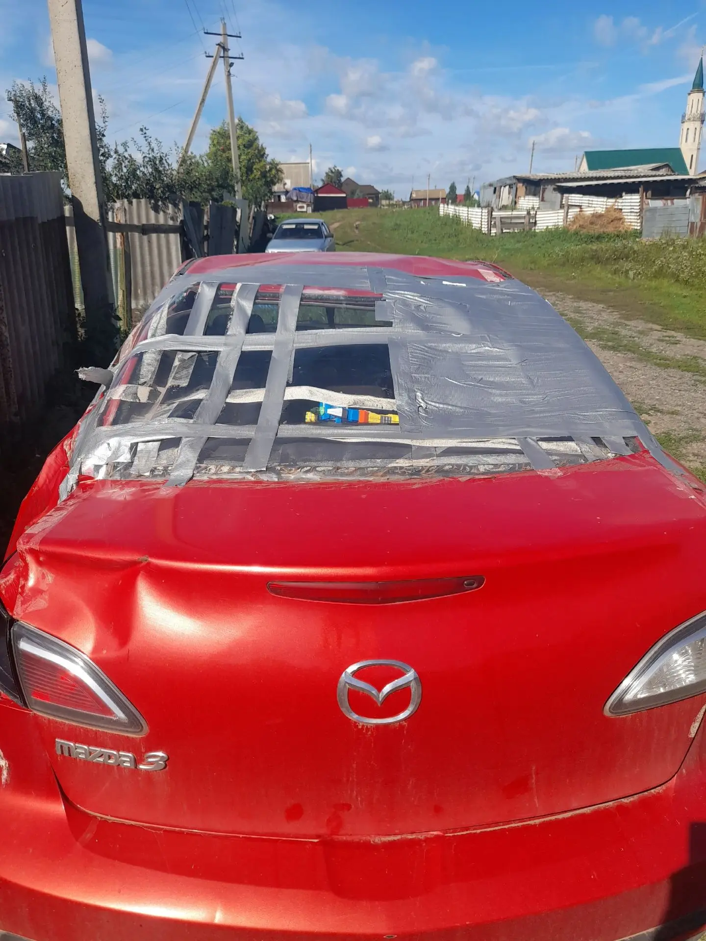 Продам Мазду 3 11год после ДТП авто на полном ходу безопасность вся на месте стекло и с...