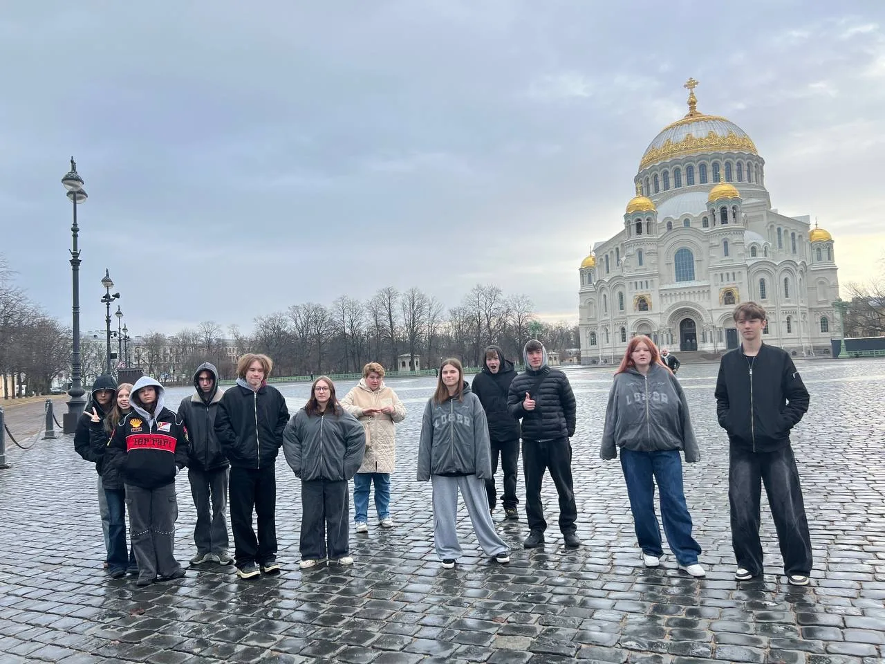 Санкт-Петербург   🏛️ Ученики нашей школы на каникулах посетили культурную столицу — город Санкт-Пете