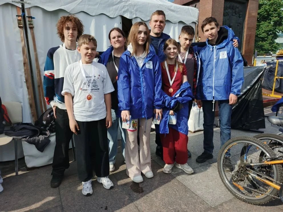 ЮИДовцы нашей школы — в числе участников городского велофестиваля

🚴На Цветном бульваре столицы сос