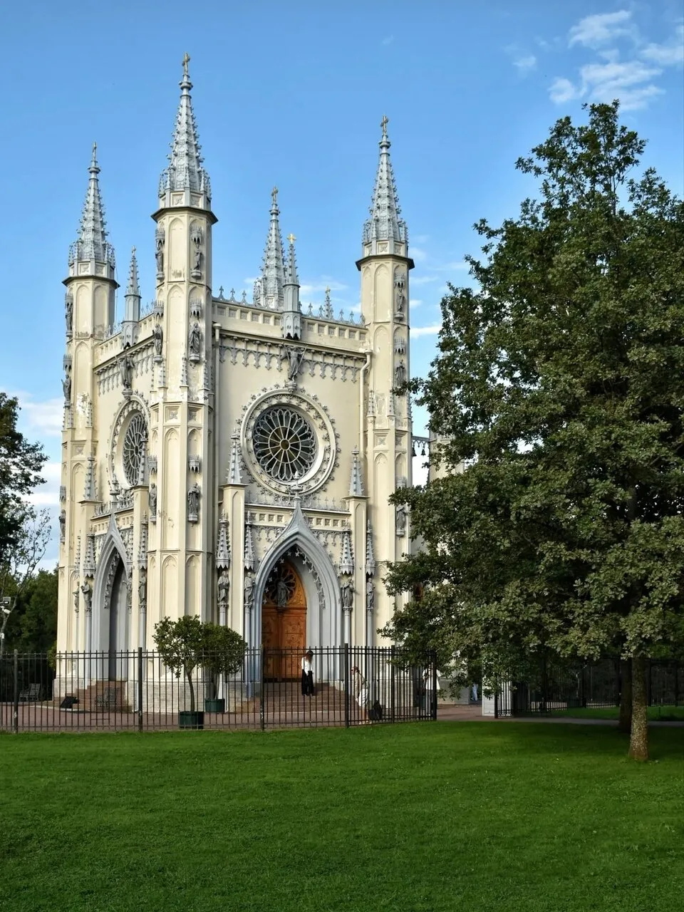 Готическая капелла, спрятанная среди александрийских пейзажей 🕊