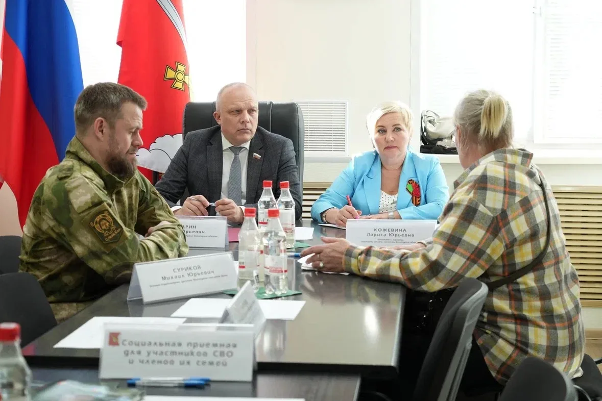В социальной приемной Вологды помогают семье пропавшего без вести бойца с выплатами   Каждую среду в