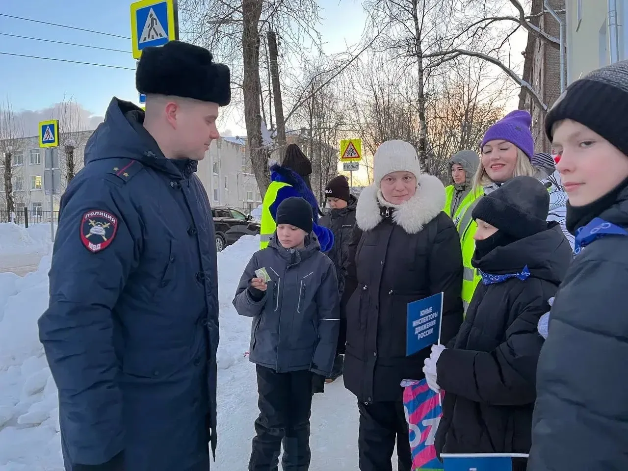 ☝️ ЮИД ☝️  🤩 Активисты нашей школы — отряд ЮИД, родительский патруль и сотрудники ГАИ провели совмес