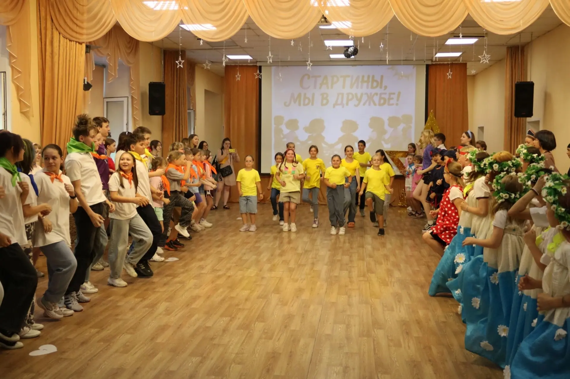 Третий этап «Покоряя вершины»: танцевальный баттл дружбы 😍🙌

16 июня выдался самым энергичным и по