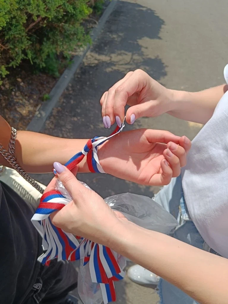 "Ленточка России"
В городе Червонопартизанске, как и во многих других уголках нашей страны, прошла п