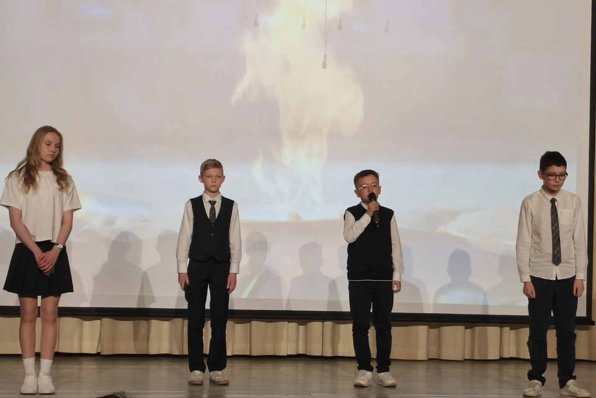 В школе стартовал фестиваль-конкурс «Дорогами войны» 🎶«Дождь, морозы и ветры. Никому не измерить шир