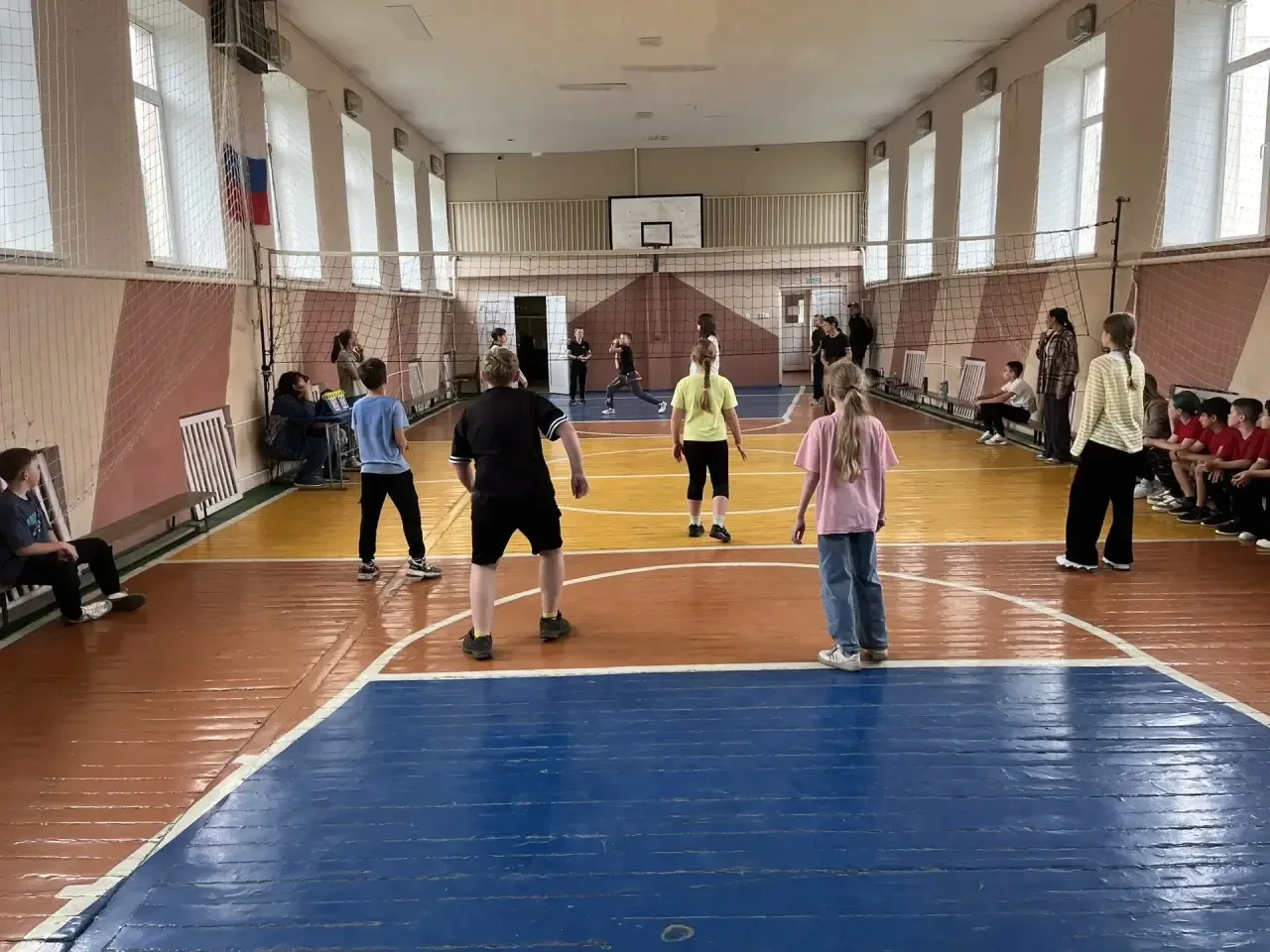 На спортивной площадке нашей школы №39 развернулись настоящие спортивные баталии.