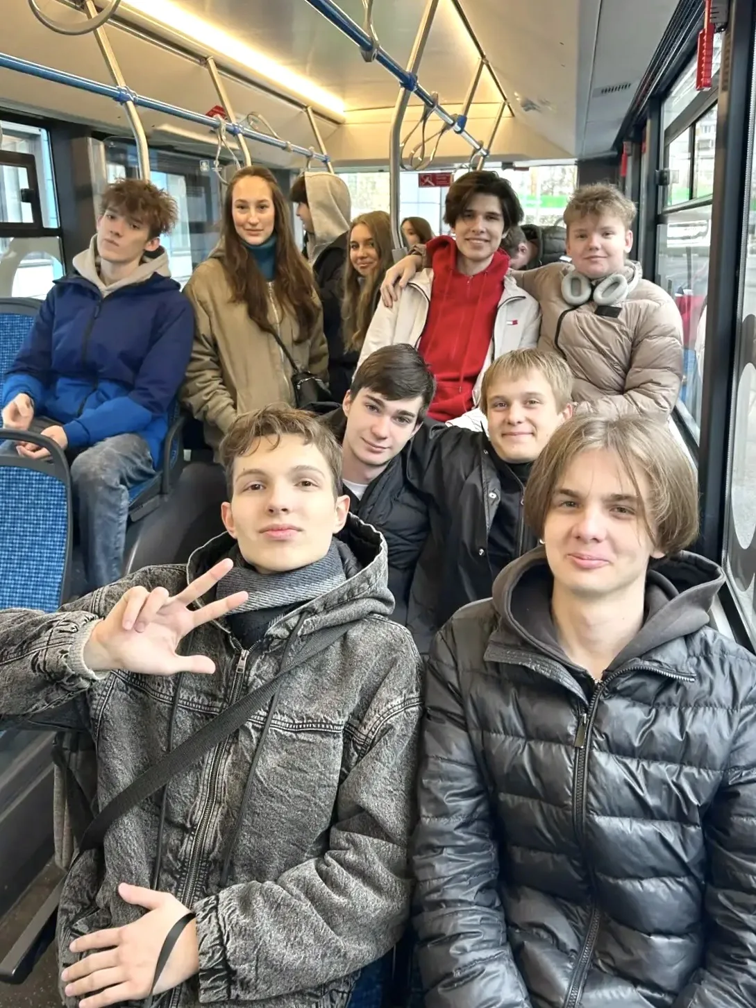 ЭКСКУРСИЯ 10-ГО ИНЖЕНЕРНОГО КЛАССА НА ПЛОЩАДКЕ ДЕПАРТАМЕНТА ТРАНСПОРТА МОСКВЫ  🚌 Ученики 10‑го инжен