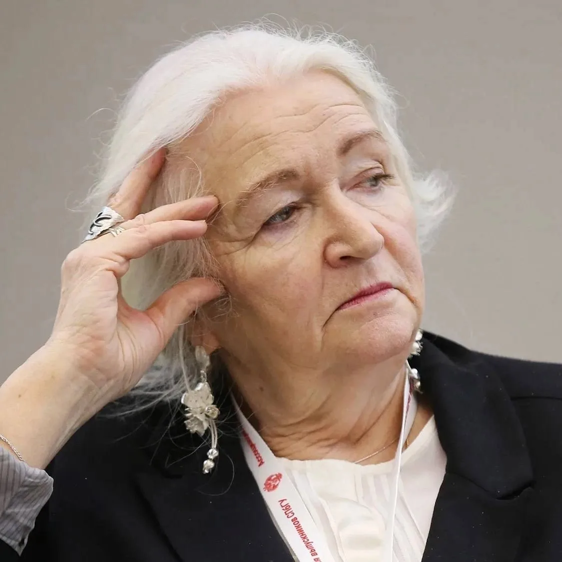 «Если мы ляжем на диван и будем там лежать полгода, то не сможем встать. Если мозг буде...