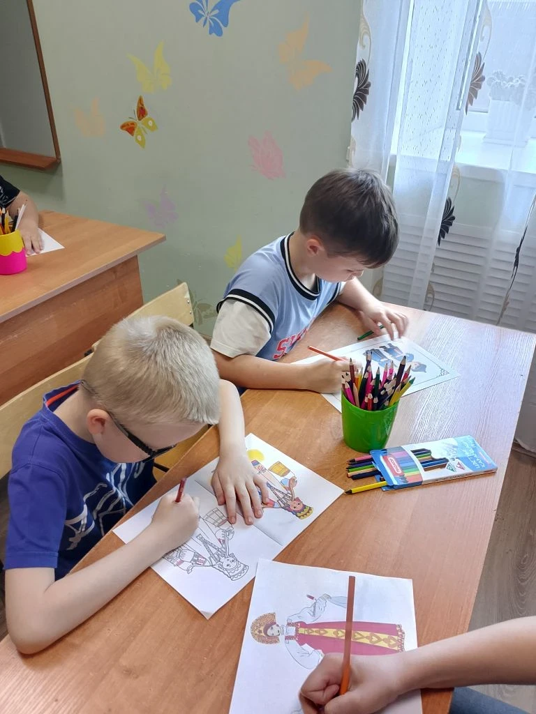 #Ивнянский_Дом_ремесел
#творчество_с_детьми
Для детей состоялась творческая встреча, посвящённая мно