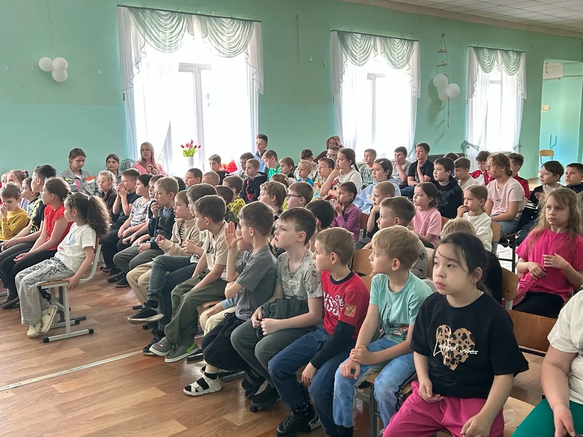 3 июня в лагере прошёл спектакль про космос. Не простой, а с тростевыми куклами.

Что это такое? Это