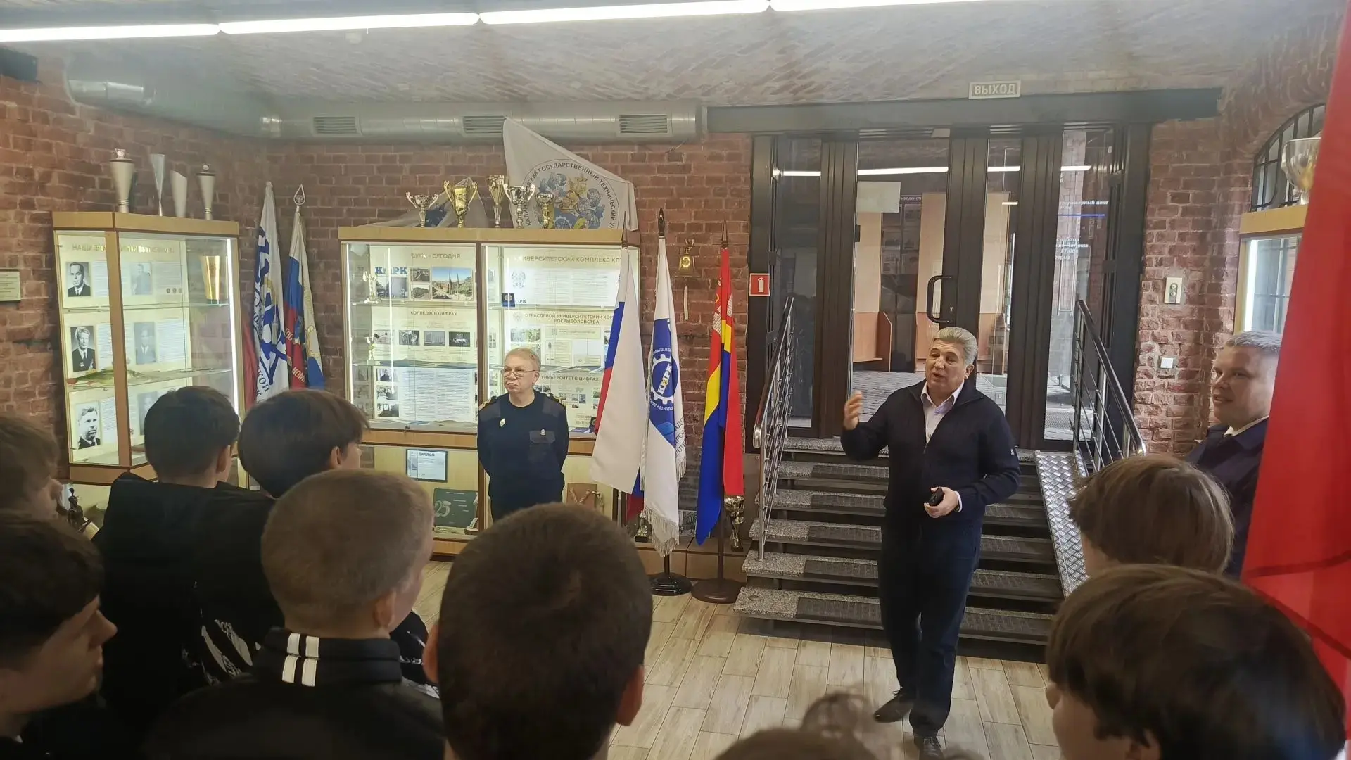 ПРОФЕССИОНАЛЬНАЯ ПРОБА В КМРК ⚓  17 апреля ученики 8-х классов побывали в Калининградском морском ры